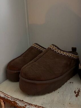 Avalanche Brown Platform Slip-On Clogs with Embroidered Trim